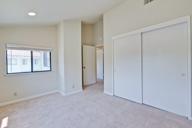 Building Photo - Condo Near Cupertino High | Updated Kitche...