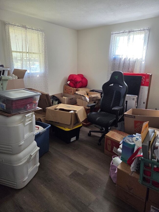 Building Photo - Maryville 37801 - 3 bedroom, 1 bath home - Contact Shelly Gunion (865) 755-7678