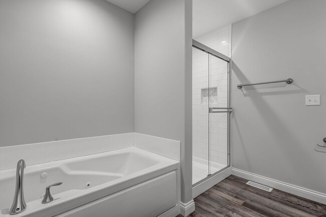 Building Photo - BRAND NEW 3Bed/2Bath Ranch 3 Car Garage