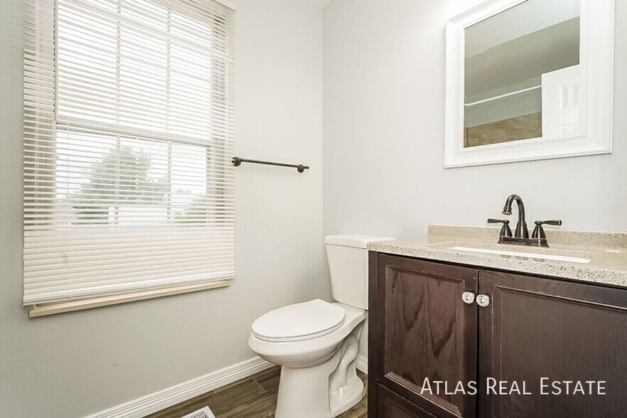 Building Photo - 19779 E Dartmouth Ave