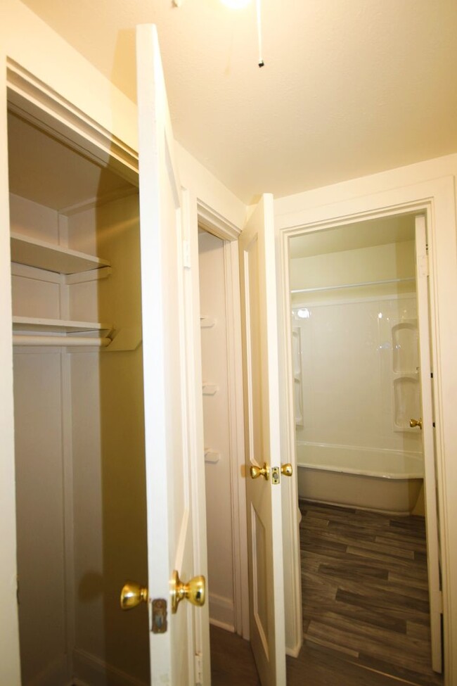 Building Photo - 3257