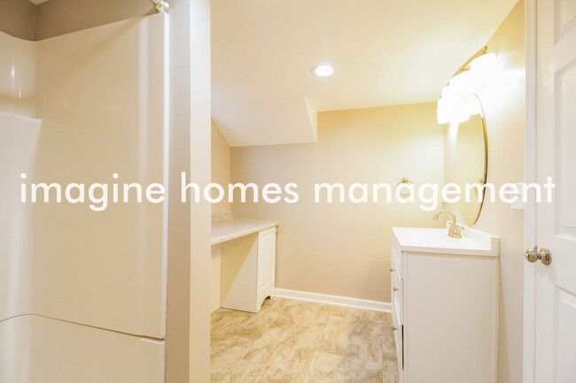 Building Photo - 3 Bedroom Ranch with Finished Basement in ...