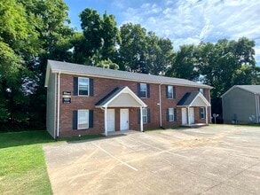 Building Photo - 513-D Peachers Ridge