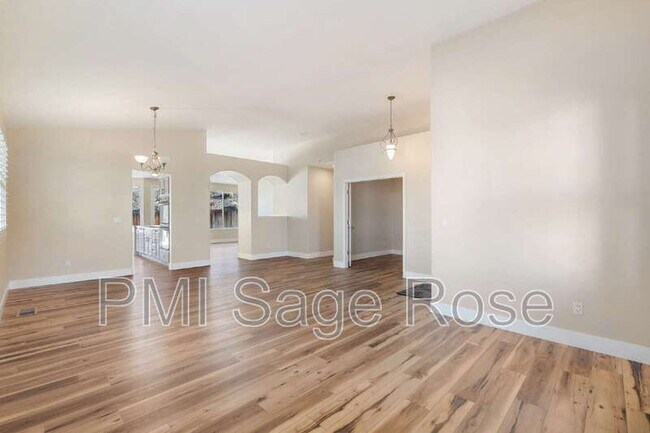 Building Photo - 4276 Talladega Dr