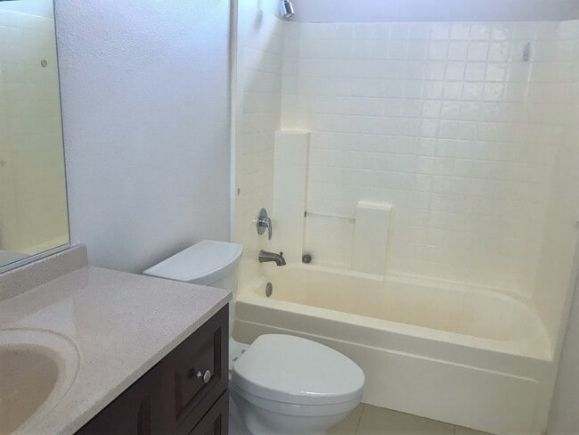 Building Photo - Spacious Home with Convenient Location
