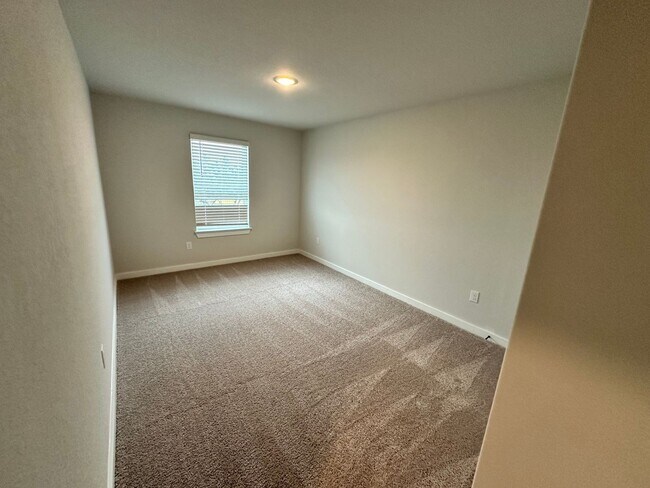 Building Photo - 14607 Emerio Dr