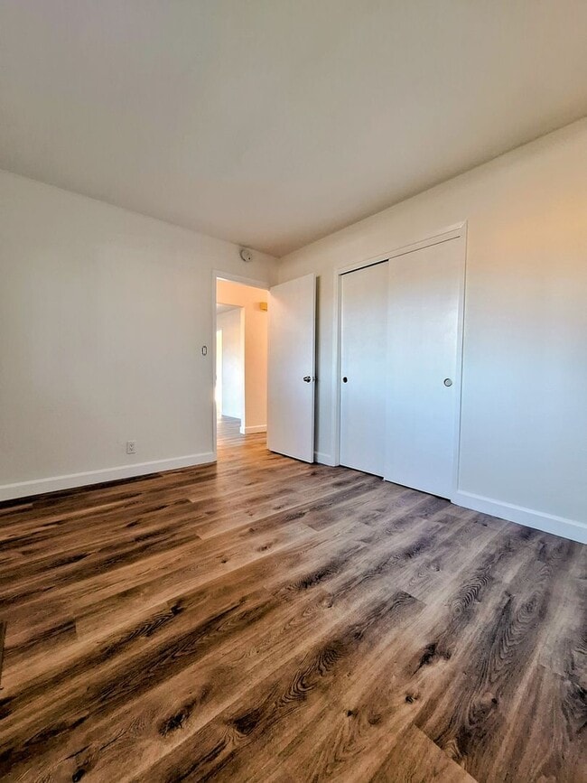 Building Photo - Harr08