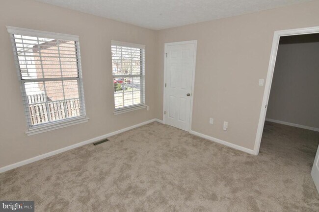 Building Photo - 311 Willowbrook Ct