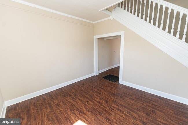 Building Photo - 915 N Division St