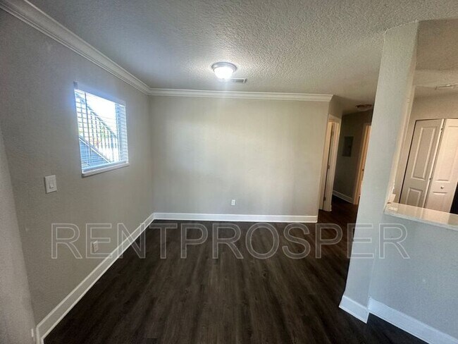 Building Photo - 2568 Woodgate Blvd