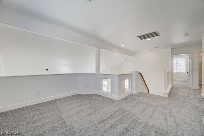 Building Photo - 242 Farlin Cir