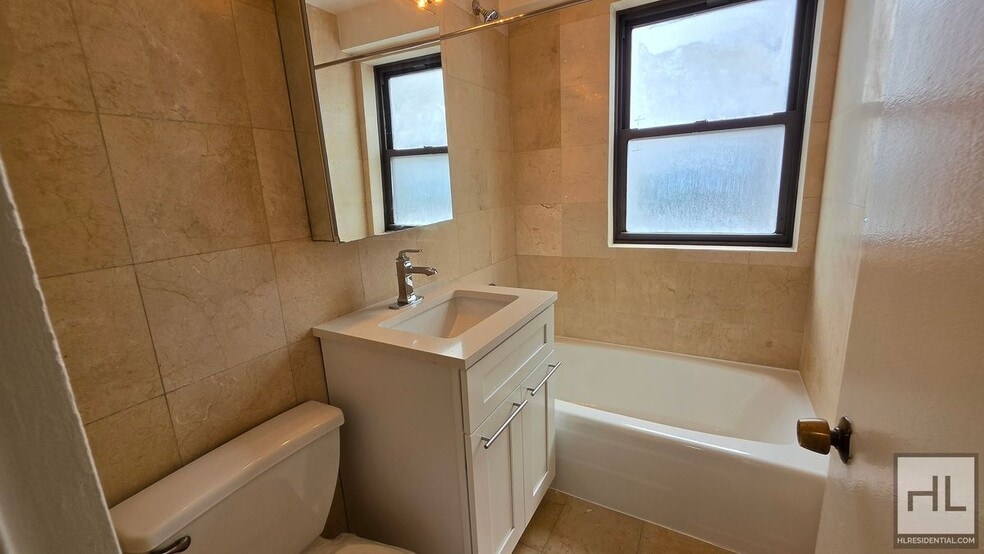 Building Photo - Bright Sixth-Floor One-Bedroom Near Union Square