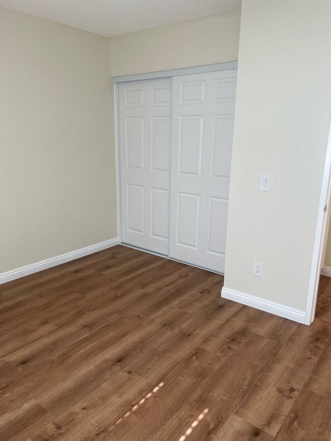 Building Photo - Beautiful 2 Bed / 2 Bath  Upstairs Condo In Colton!