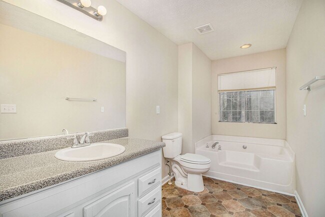 Building Photo - 4 Bedroom in Stonecrest