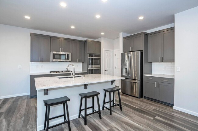 Building Photo - Newer 3-Bed Edgewood Home with A/C, Loft, ...