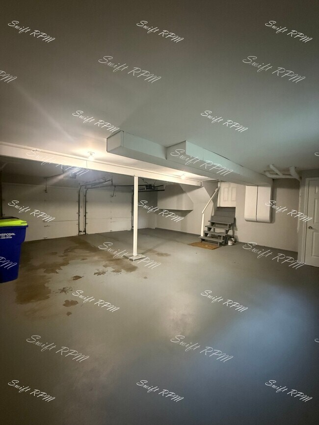 Building Photo - 9805 Carter Dr