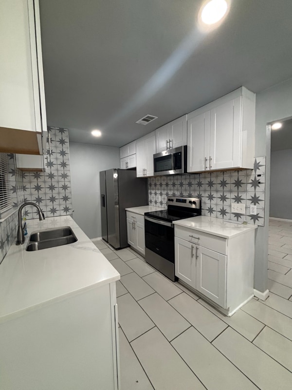 Building Photo - 1212 N Creek Dr