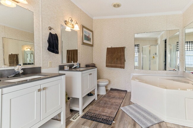 Building Photo - 214 Shipman's Pike