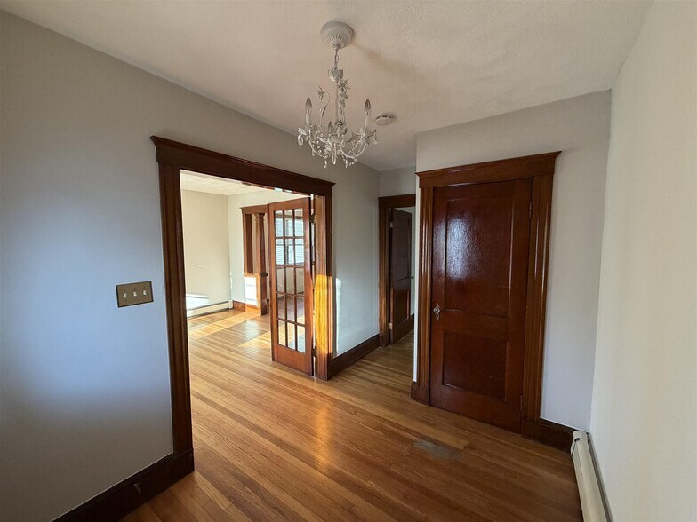 Building Photo - 30 Medford St