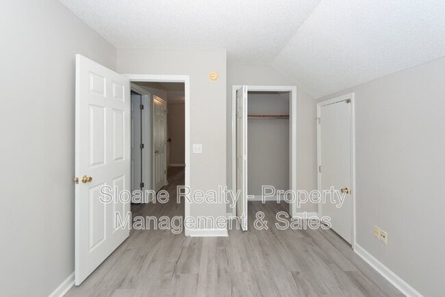 Building Photo - 458 Planters Trace Dr
