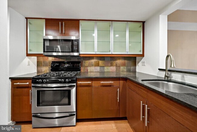 Building Photo - 4041 Cresson St