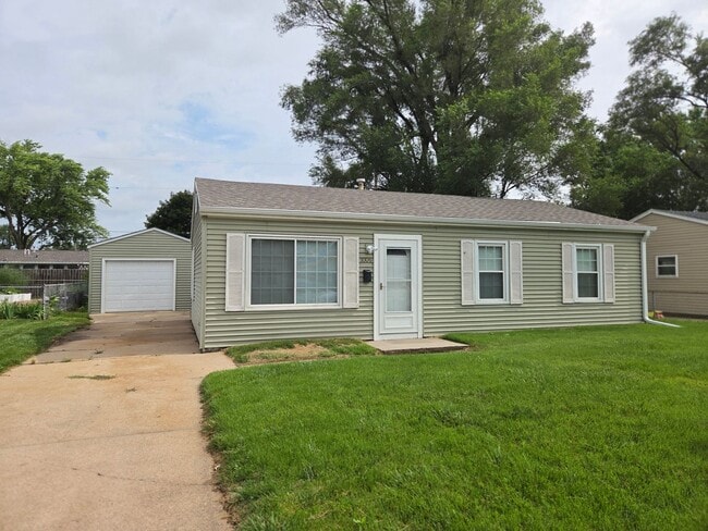 Primary Photo - Completely remodeled 3-bedroom house avail...