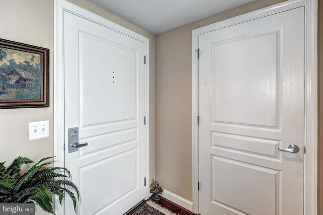 Building Photo - 2451 Midtown Ave