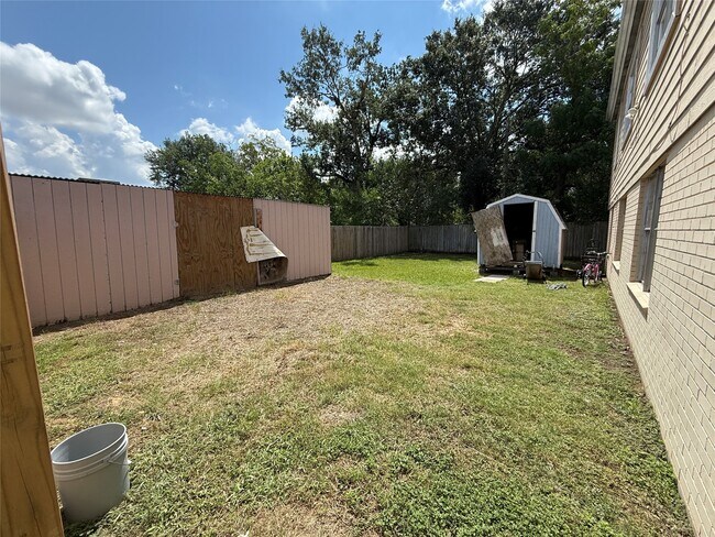 Building Photo - 1414 East Ave