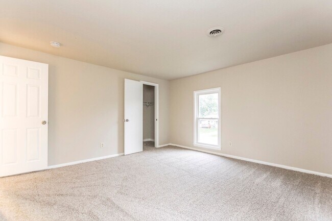 Building Photo - 115 3rd St NW