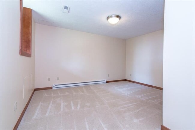 Building Photo - 2104 Old Ehrman Rd