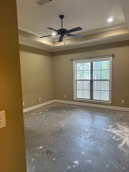 Building Photo - 110 Common Pointe Dr