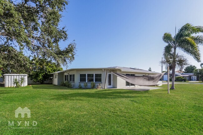 Building Photo - 10100 Paradise Blvd