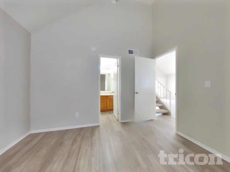 Building Photo - 20840 N 21st Ave