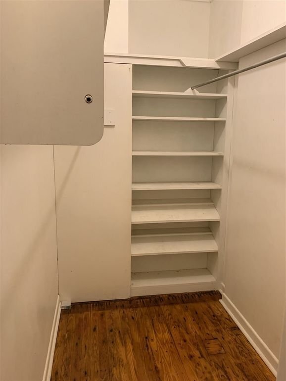 Building Photo - 106 Clark St