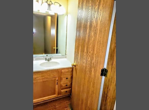 Building Photo - 382 Waterside Avenue