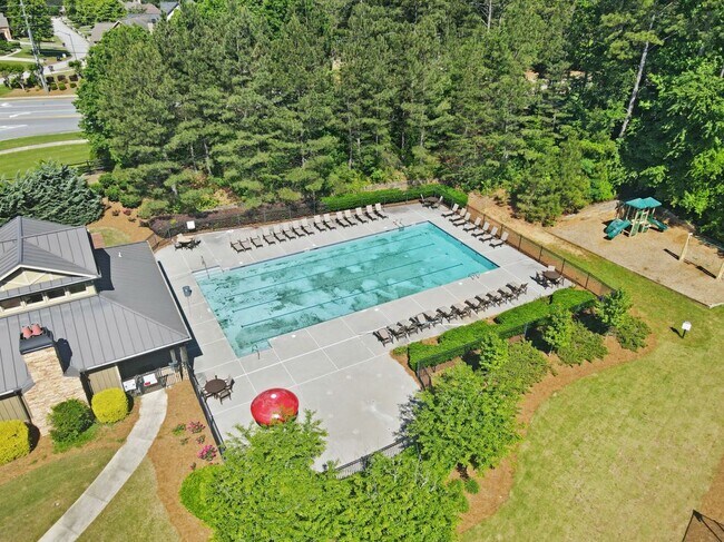 Building Photo - 411 Riverclub Rd