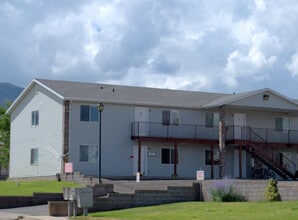 AM Building 1 Exterior - Aspen Meadow Apartments