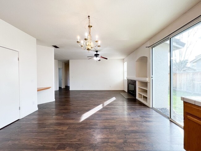 Building Photo - Corner Lot in Windrift Community