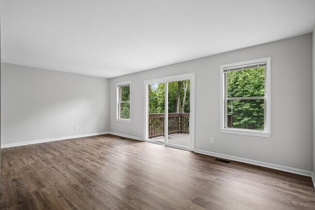 Building Photo - 5128 Cliffhaven Dr