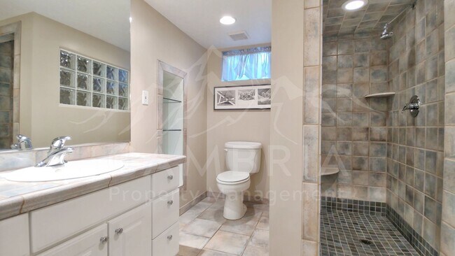 Building Photo - Beautiful 4 Bedroom Home in Sugarhouse