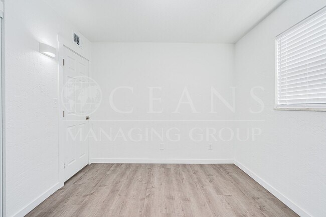 Building Photo - 301 Riverview Blvd
