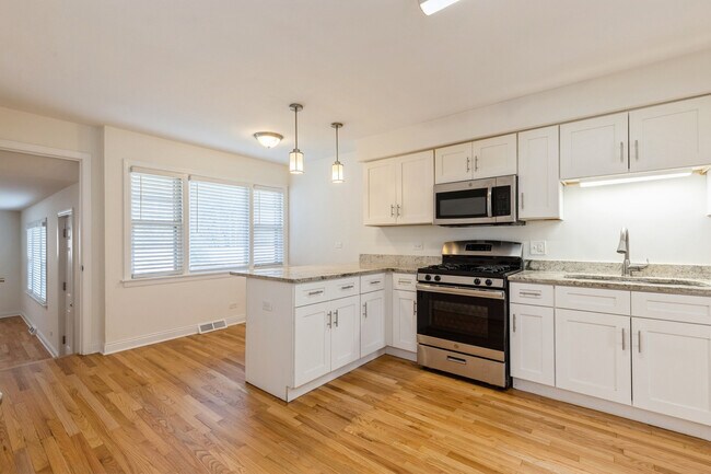 Building Photo - 5018 Dobson St