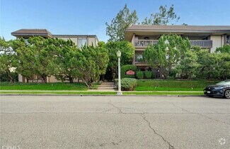 Building Photo - 500 S Oak Knoll Ave