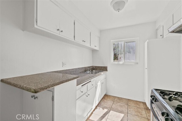 Building Photo - 1601 College View Dr