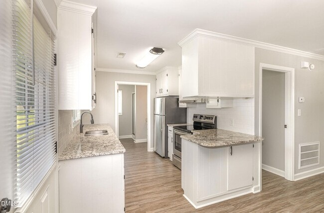 Building Photo - 409 S Center St