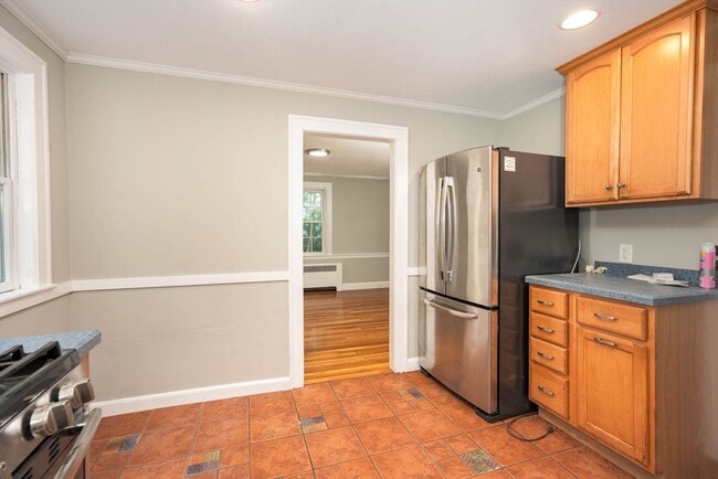 Building Photo - 99 Fairway Dr