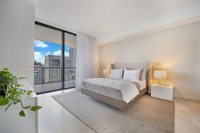 Building Photo - 88 SW 7th St