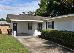 Building Photo - Charming 2/1 duplex with carport near Mill...