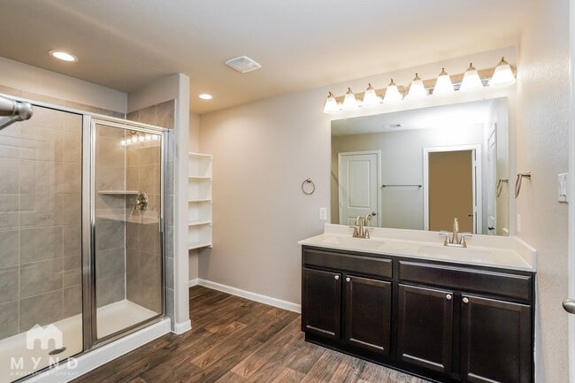 Building Photo - 3210 Sumac Dr