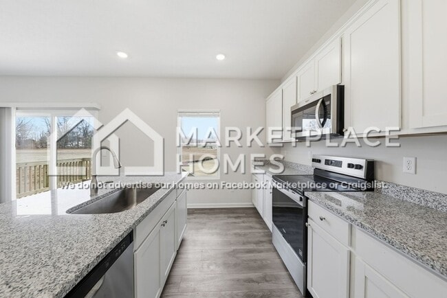 Building Photo - 6300 Trailview Dr